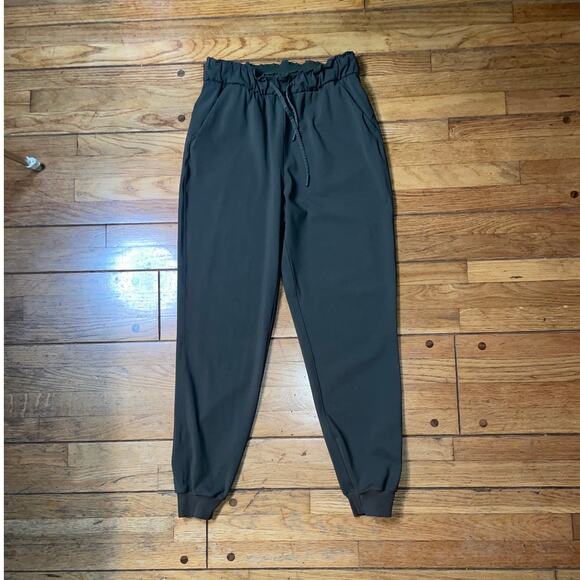 Lululemon Stretch High-Rise Jogger *Full Length - Picture 10 of 16